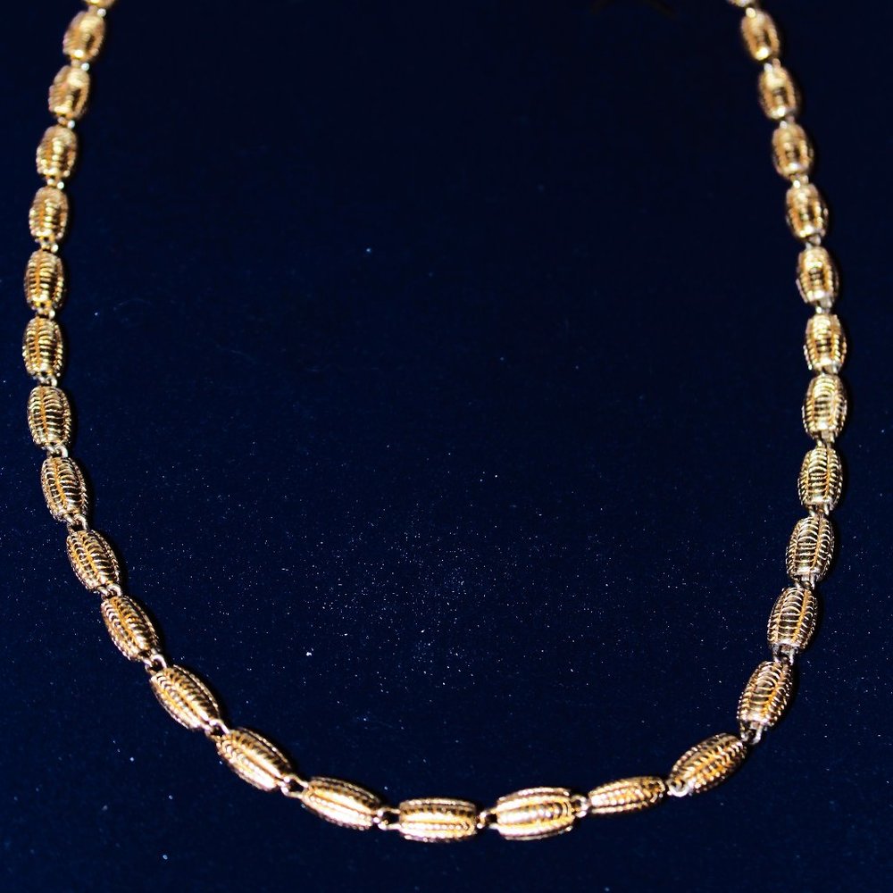 Unleash your Vintage Flair with this Gold-Plated Corncob-Shaped Necklace Monet